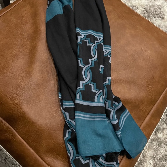 Teal and black lightweight women's scarf - perfect condition - Picture 6 of 8